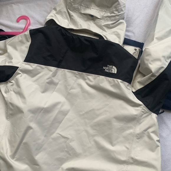 North face windbreaker coat - Picture 5 of 5